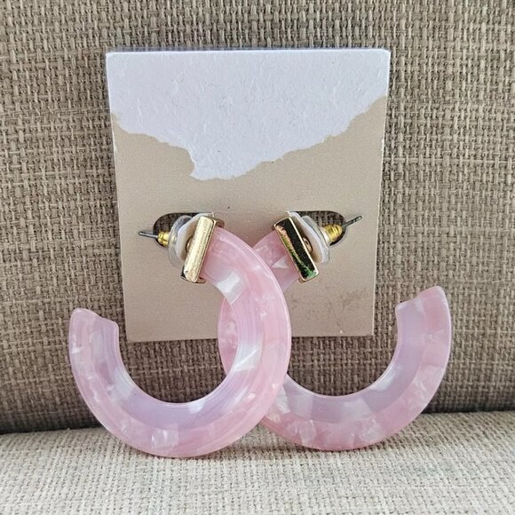 14th & Union Women Earrings Fashion Pink Plastic Hoop Crescent Gold Tone Jewelry - Picture 1 of 11